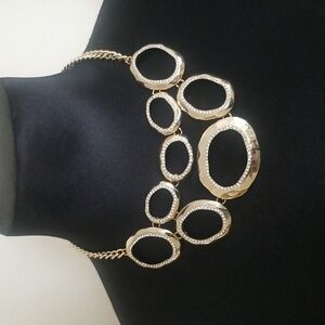 Beautiful Geometric Necklace with Crystals